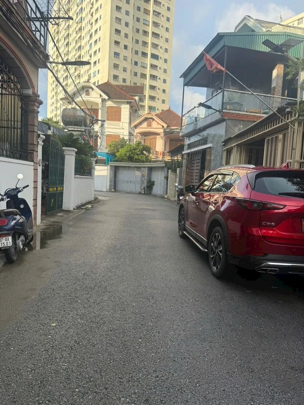 Bán đất tặng nhà cấp 4, 108 m2, Nguyễn Thái Học, TP Vinh