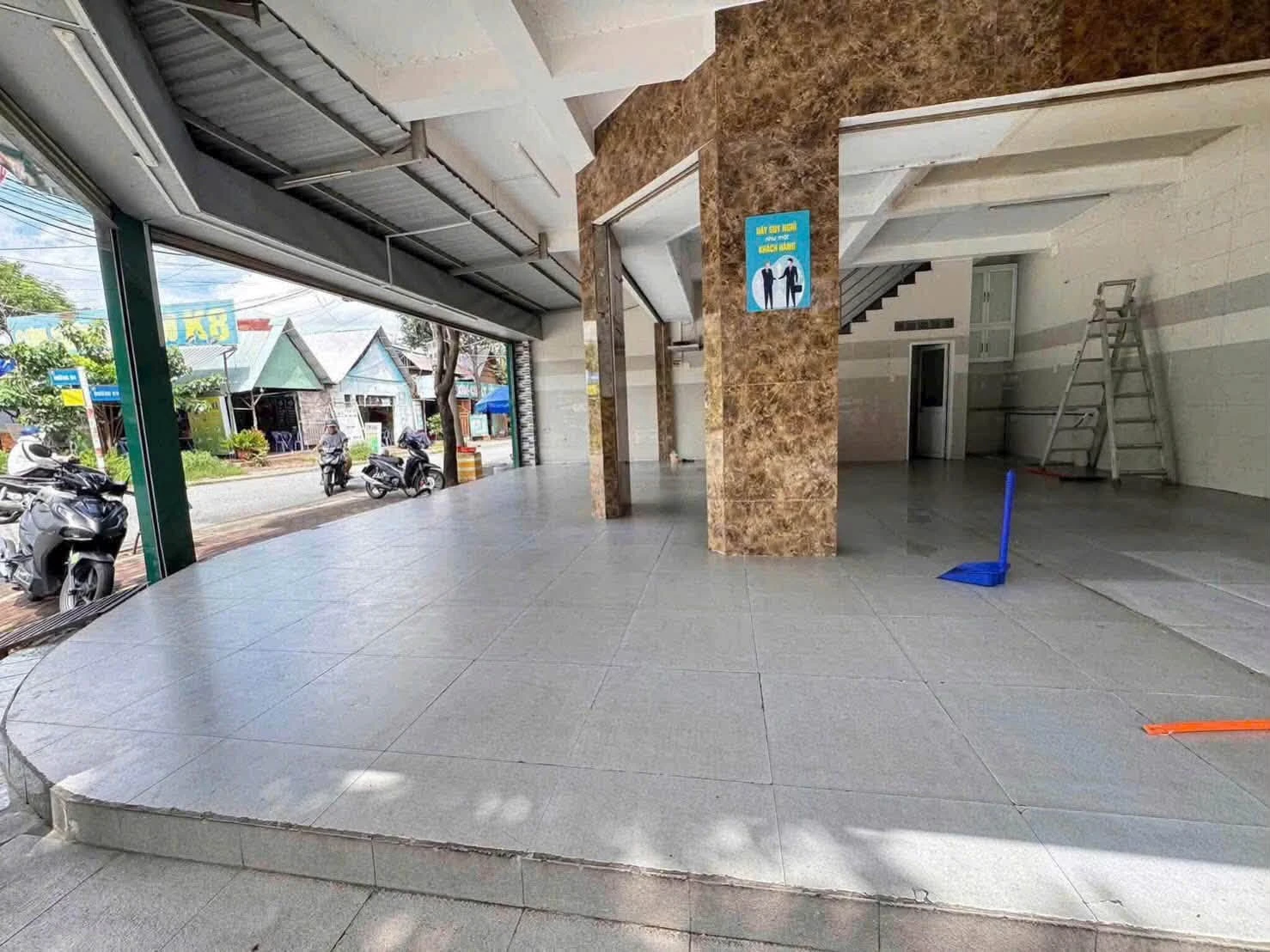 Cho thuê shophouse góc ngã 4 Đại học Bình Dương 100m² 20 triệu/tháng - Ảnh 1