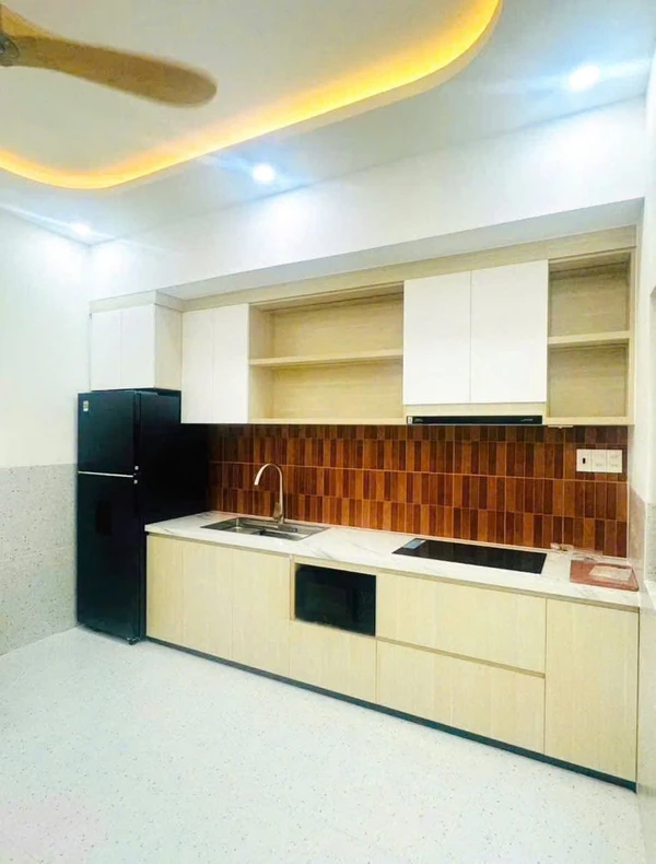Cho thuê nhà 80m², 2 phòng ngủ, full nội thất đường Phạm Tu, Vĩnh Hải, Nha Trang