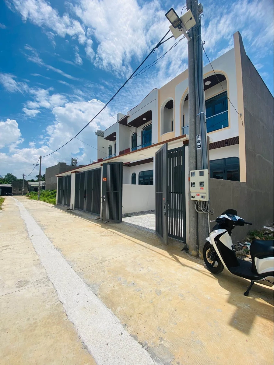 Bán nhà lầu 120m2 gần chợ Tân Bình, 1 tỷ 950 - Ảnh 1