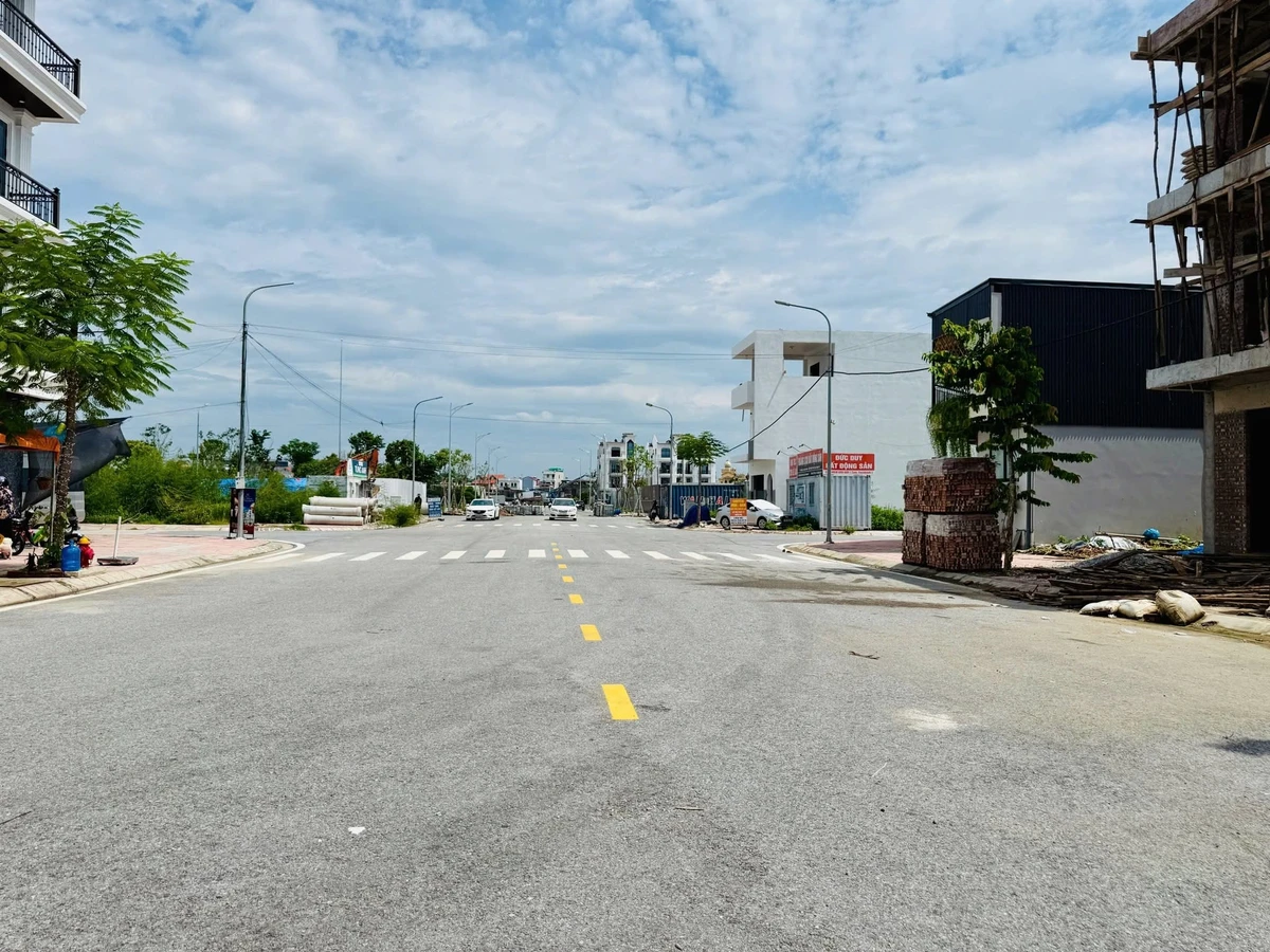 Bán lô đất 72m2 mặt đường 25m Lê Lai Q.1 - Ảnh thu nhỏ 2