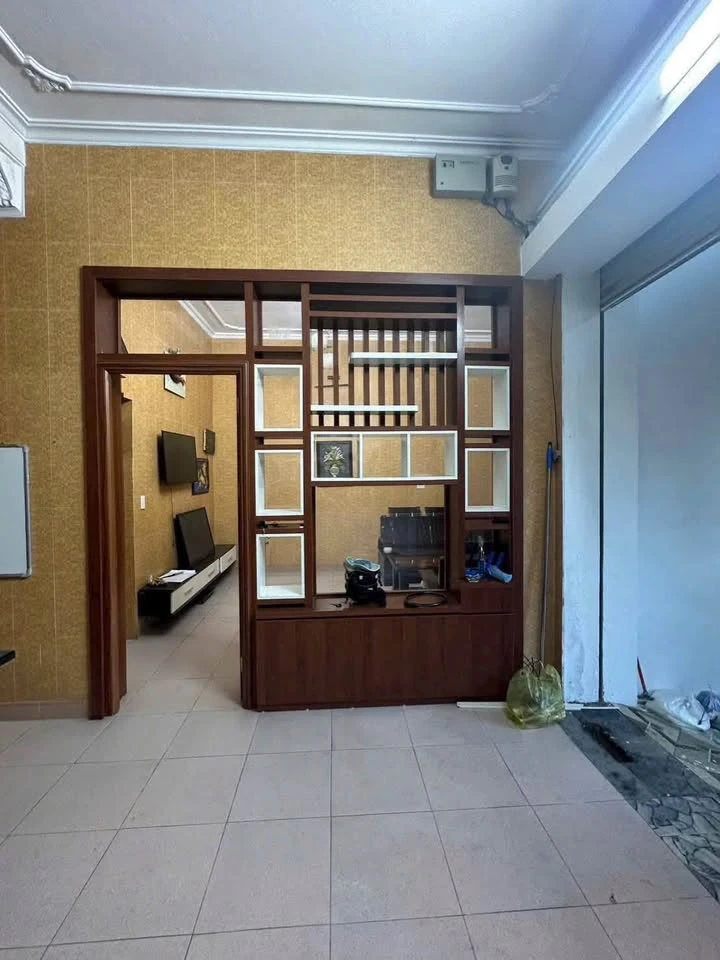 Bán nhà 3 tầng mặt tiền 73m² Nguyễn Văn Cừ - Ảnh thu nhỏ 4