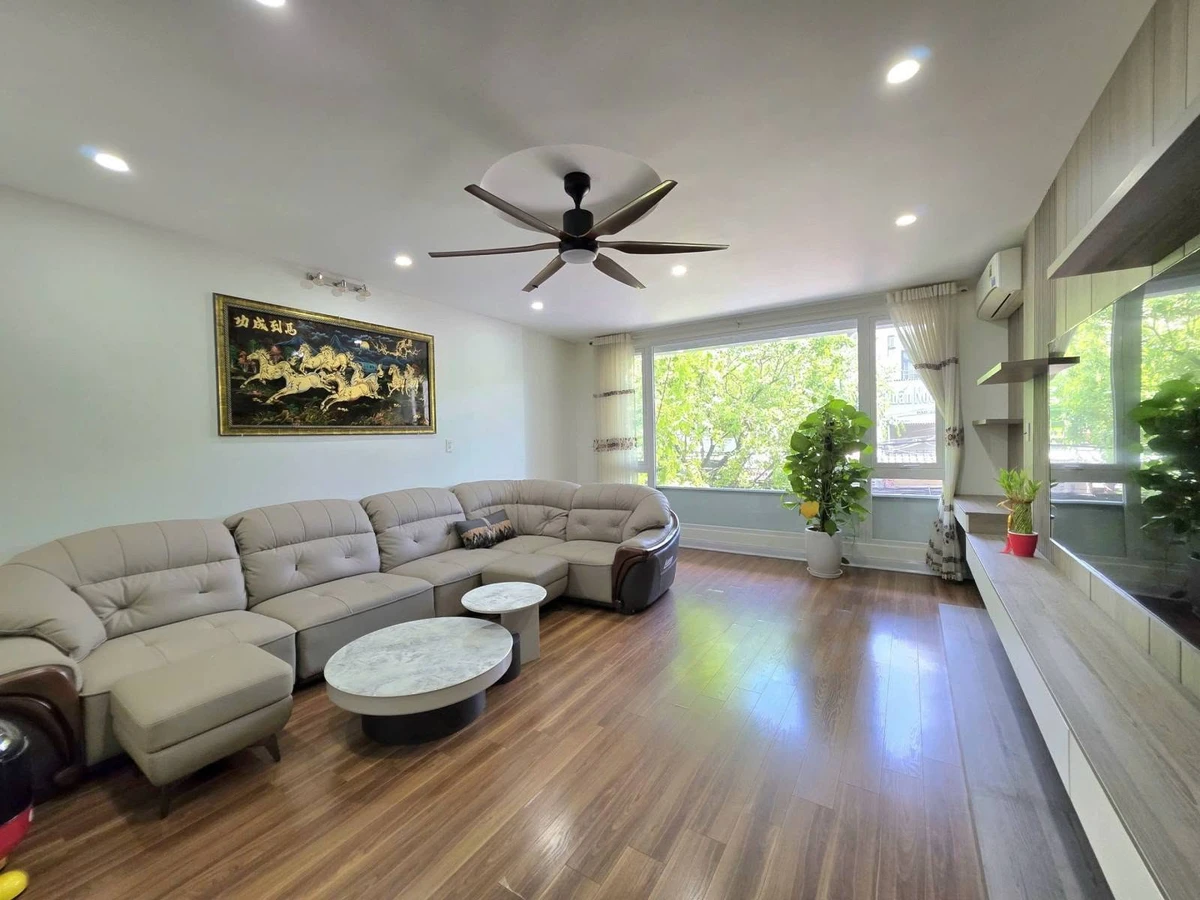 Bán nhà 4 tầng mặt tiền Tiểu La, 80m2 - Ảnh 1