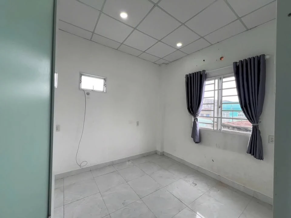 Cho thuê nhà 1 trệt 1 lầu 60m2, 2 phòng ngủ gần ngã ba Cây Chàm, Phường Hoà Bình - Ảnh thu nhỏ 3