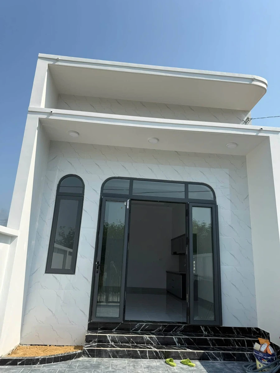 Bán nhà mới 100m² khu phố 2 Tiến Thành, 1 tỷ 1 - Ảnh 1