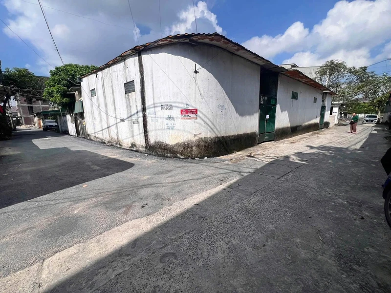 Bán đất 3 mặt tiền 199m² Vinh, có 8 phòng trọ cho thuê