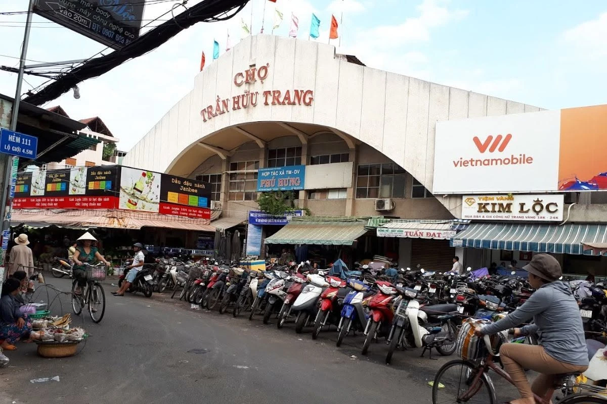Bán nhà 4 tầng mặt tiền 66m² gần chợ Trần Hữu Trang, Phú Nhuận - 16 tỷ - Ảnh 1