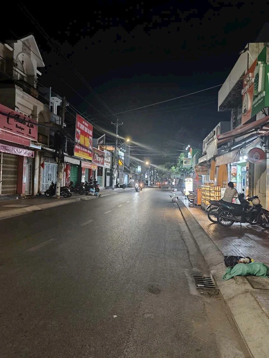 Bán nhà lầu 3 mặt tiền Tuyên Quang 205m², 3PN Phan Thiết - Ảnh thu nhỏ 3