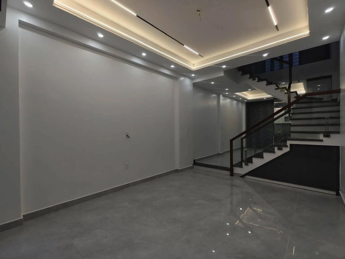 Bán nhà xây mới 54m² mặt đường Ngô Gia Tự Quận 1 5,25 tỷ - Ảnh 1