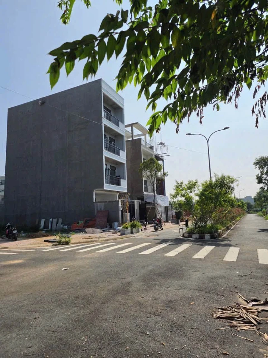 Bán lô góc 2 mặt tiền 132m² KDC A83 Quận 2 - Ảnh thu nhỏ 3