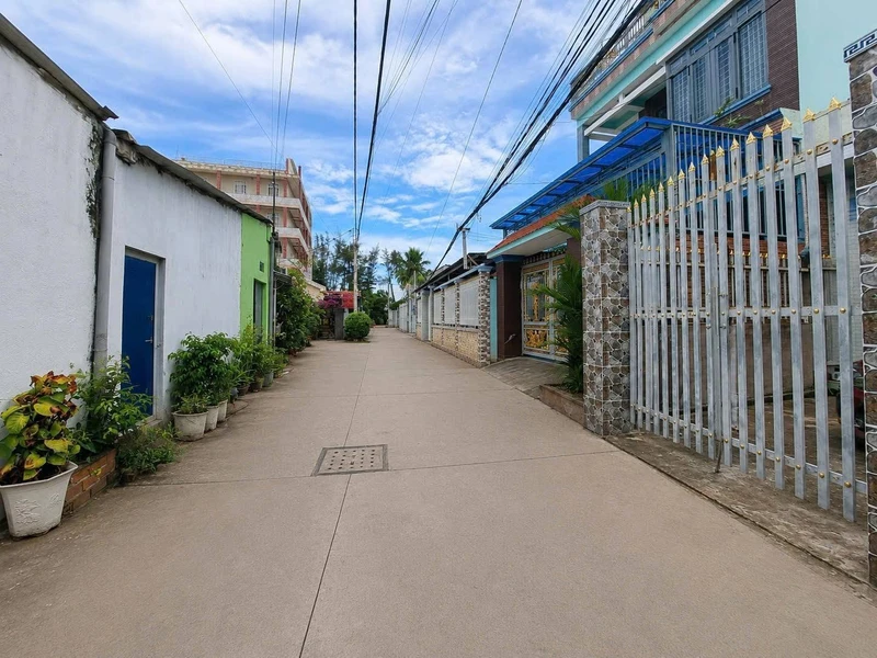 Bán nhà cấp 4 gần siêu thị Bến Lức, 120m2, 2,7 tỷ