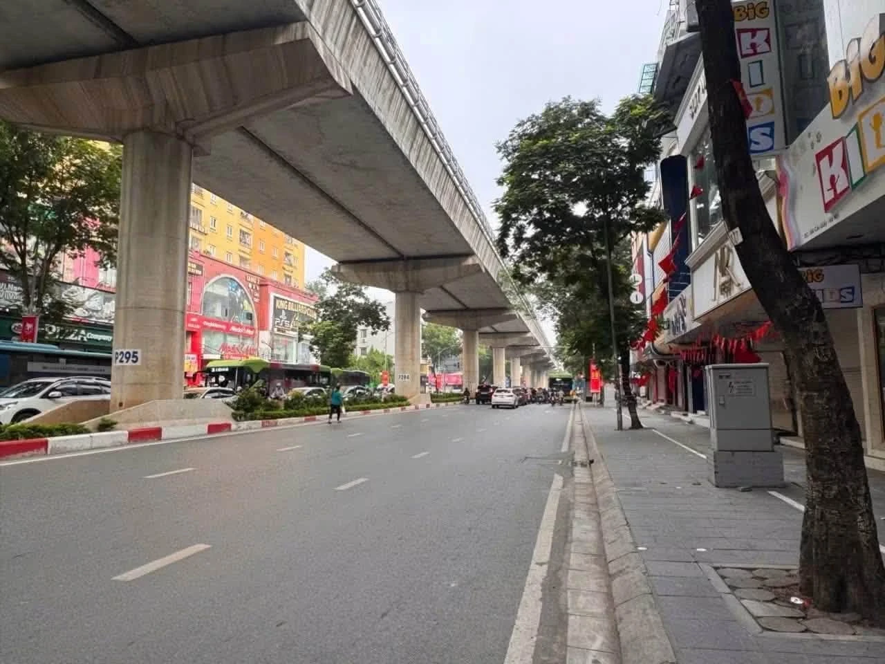 Bán tòa nhà 8 tầng mặt phố Cầu Giấy 95m2, giá 78 tỷ - Ảnh 1