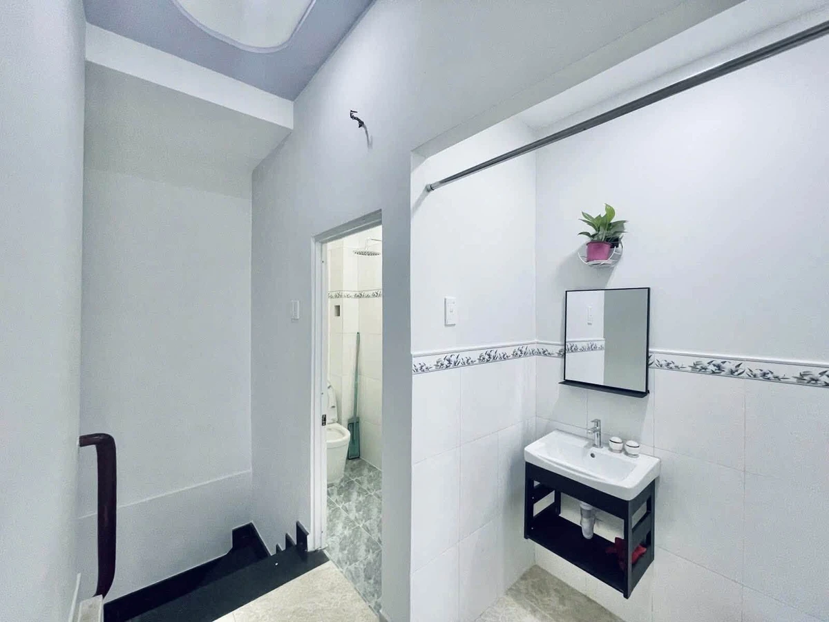 Bán nhà hẻm 42m2 trệt lầu 2PN 2WC sau lưng mặt tiền Trần Văn Quang, Tân Bình - Ảnh thu nhỏ 4
