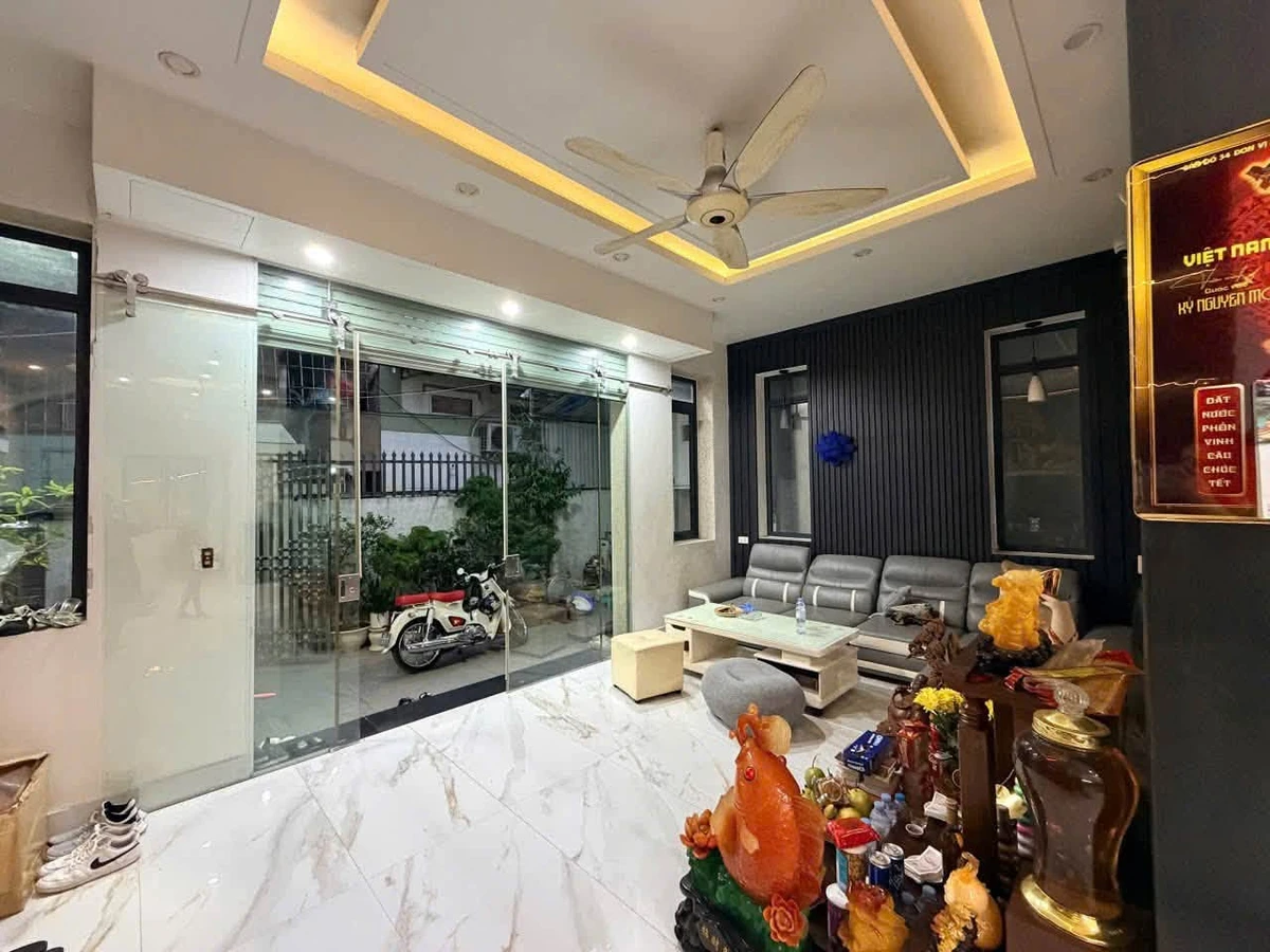 Bán nhà 4 tầng 88m² sân cổng riêng ngõ 30 Trần Nguyên Hãn, gần Bệnh viện Tiệp, giá 3,3 tỷ - Ảnh thu nhỏ 2