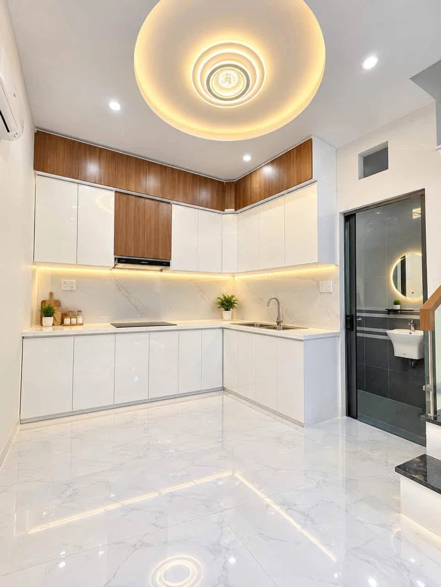 Bán nhà hẻm thông 4 phòng ngủ 83m² Huỳnh Tấn Phát Quận 7 - Ảnh thu nhỏ 3