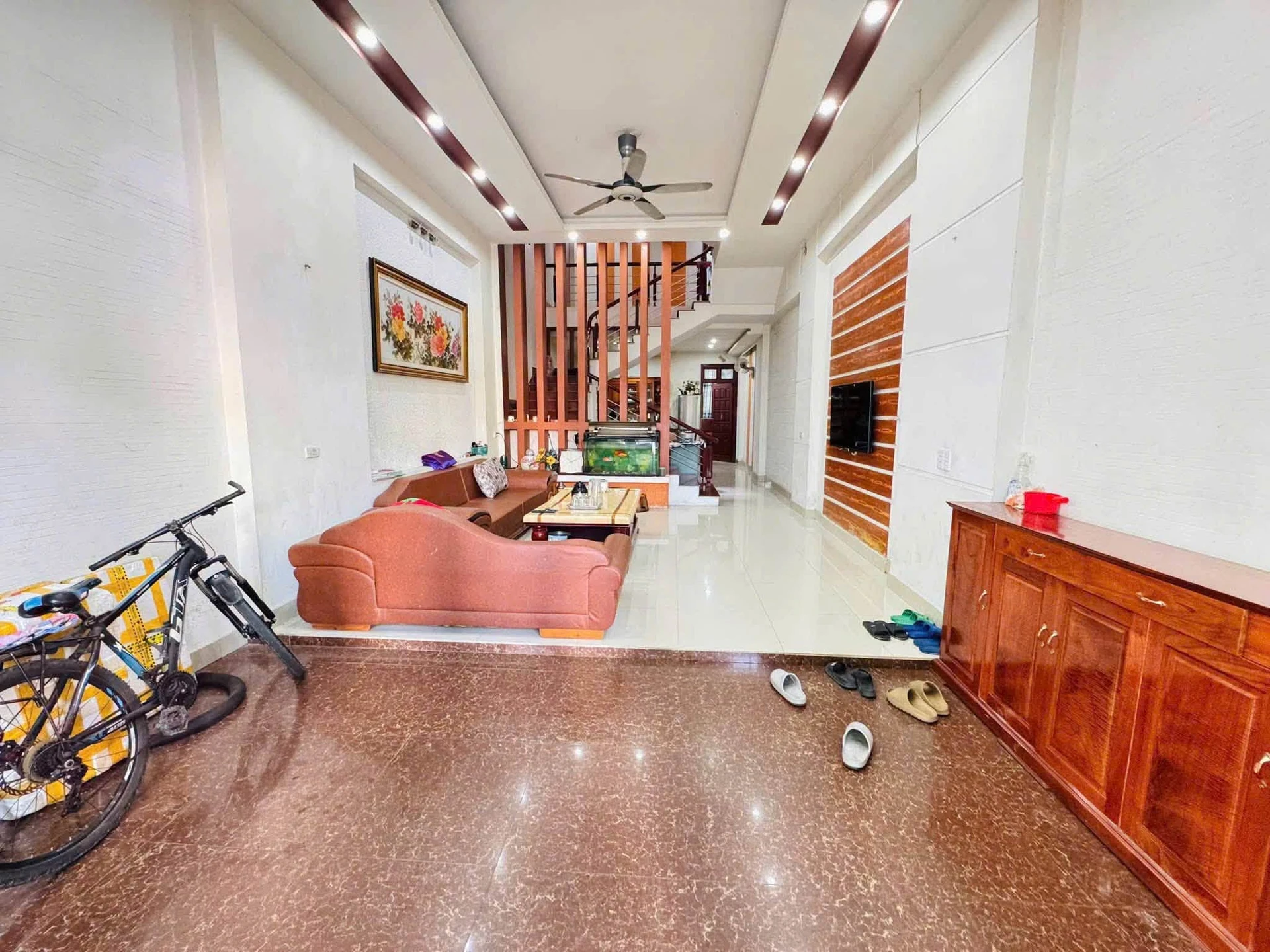 Bán nhà 3 tầng 4 phòng 85.5m² đường Lạc Sơn Bình Tân 3.9 tỷ - Ảnh 1