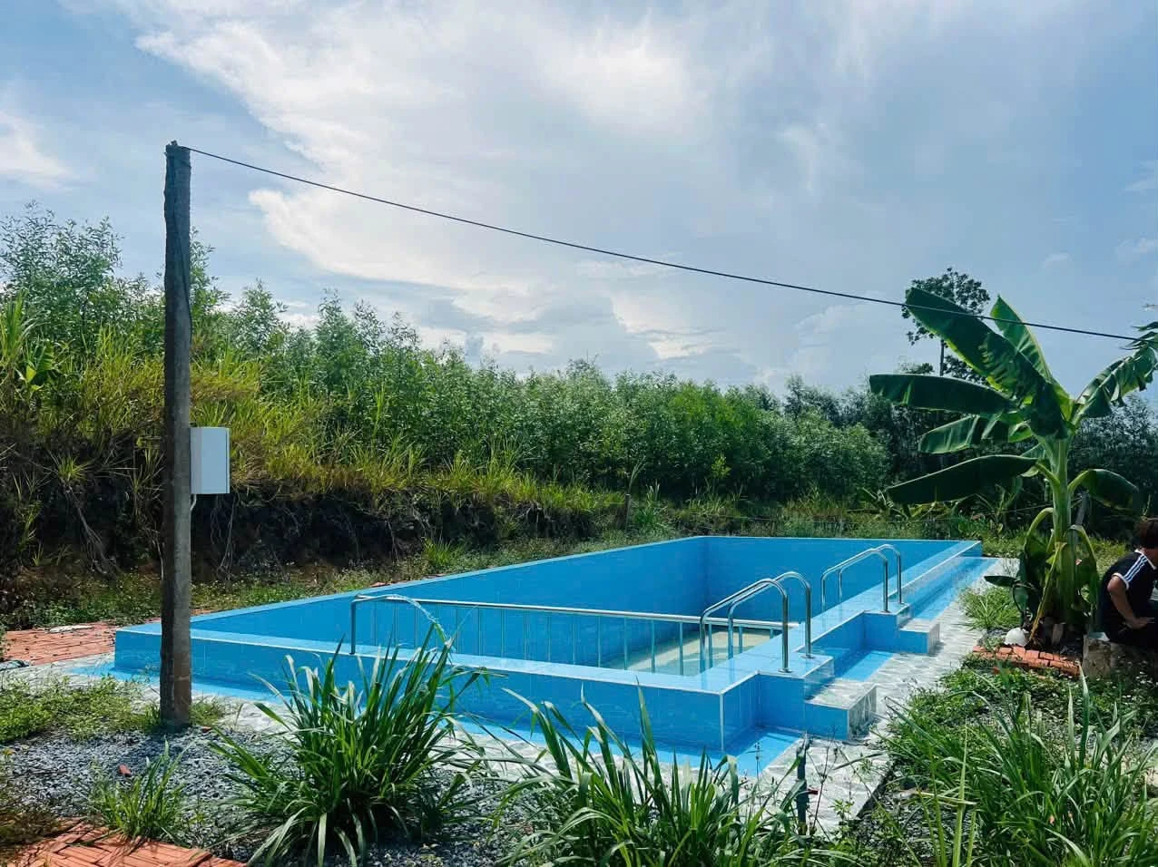 Bán nhà vườn 200m² với hồ bơi gần Thác Vực Hòm, Đắk Lắk - Ảnh 1