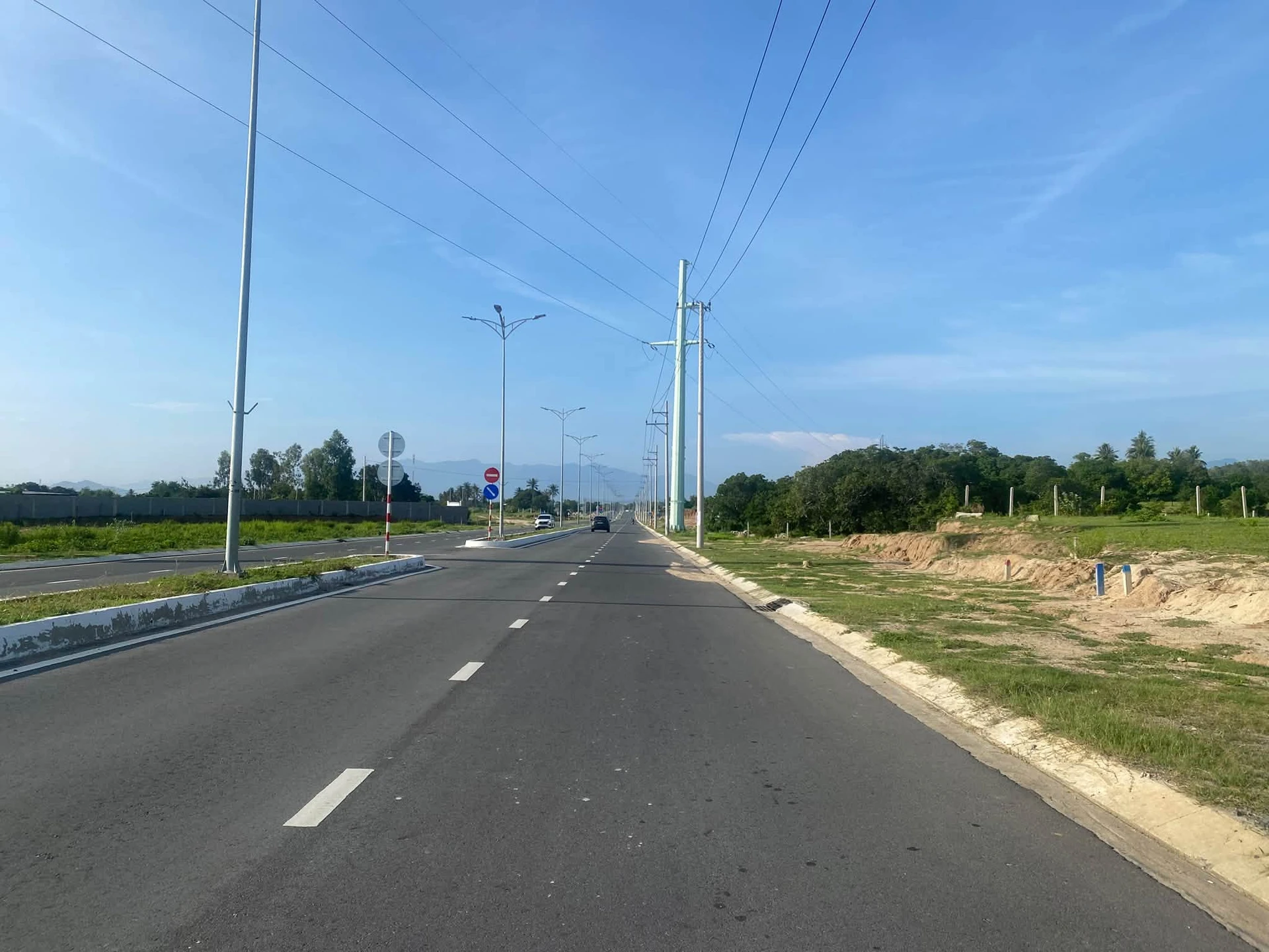 Bán đất mặt tiền Lê Dương Cam Ranh 120m² giá 3 tỷ 250 - Ảnh 1
