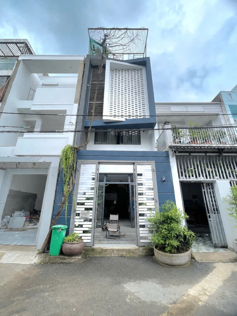 Bán nhà 3 phòng ngủ 51.5m² gần chợ Long Trường Quận 9, 5 tỷ - Ảnh 1
