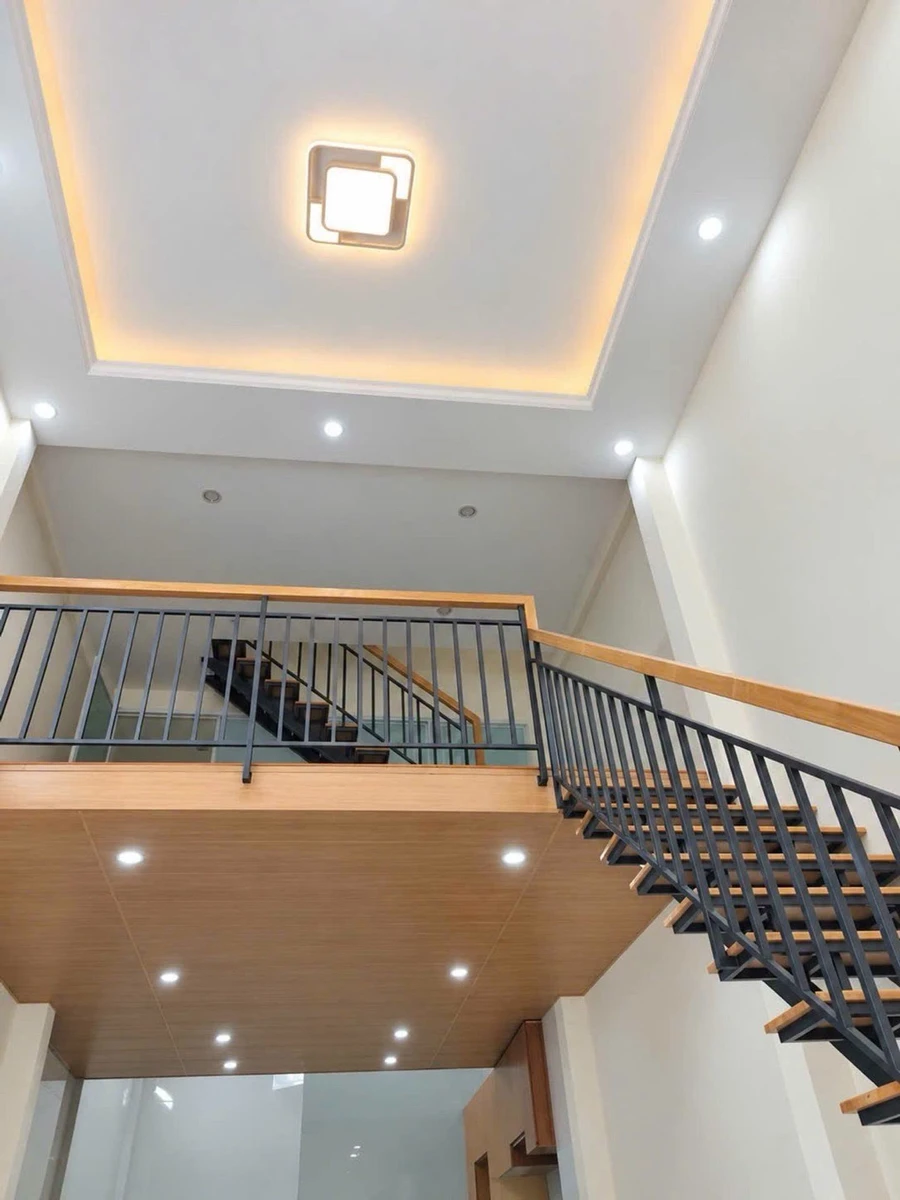 Bán nhà 3 tầng 61m2 Huỳnh Văn Bánh, 6 tỷ - Ảnh 1