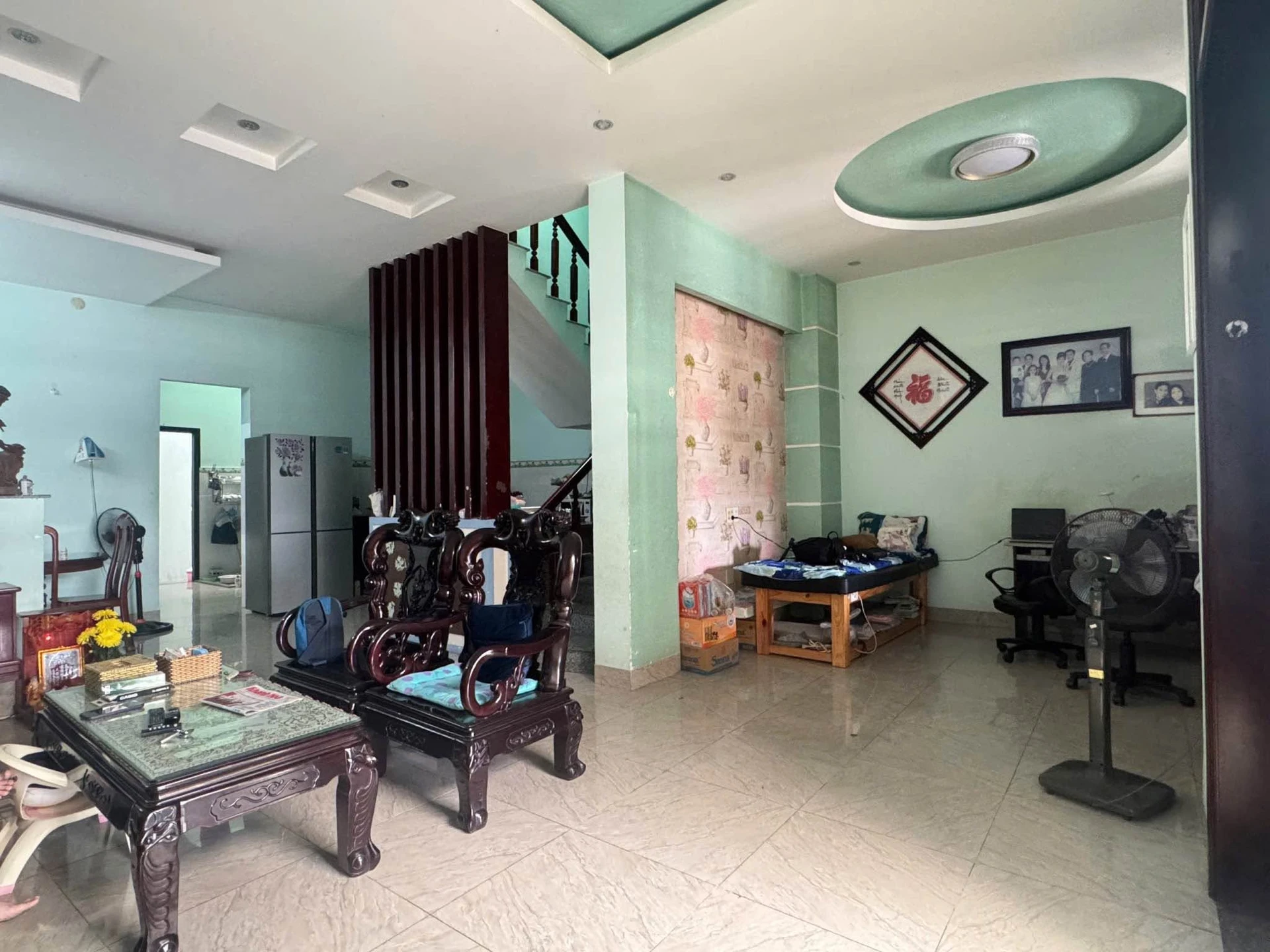 Cho thuê nhà 2.5 tầng mặt tiền 180m2, 4PN, Dương Hiến Quyền - Ảnh 1