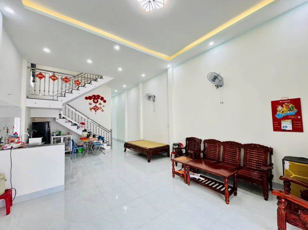 Bán nhà mê lửng kiên cố 94,6m² hẻm 118 Y Nuê, Buôn Ma Thuột giá 3,1 tỷ - Ảnh 1