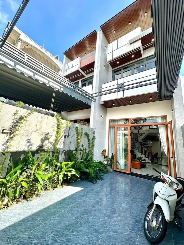 Bán nhà phố 150m2 3 phòng ngủ chợ Phúc Lâm 4 tỷ 479 triệu