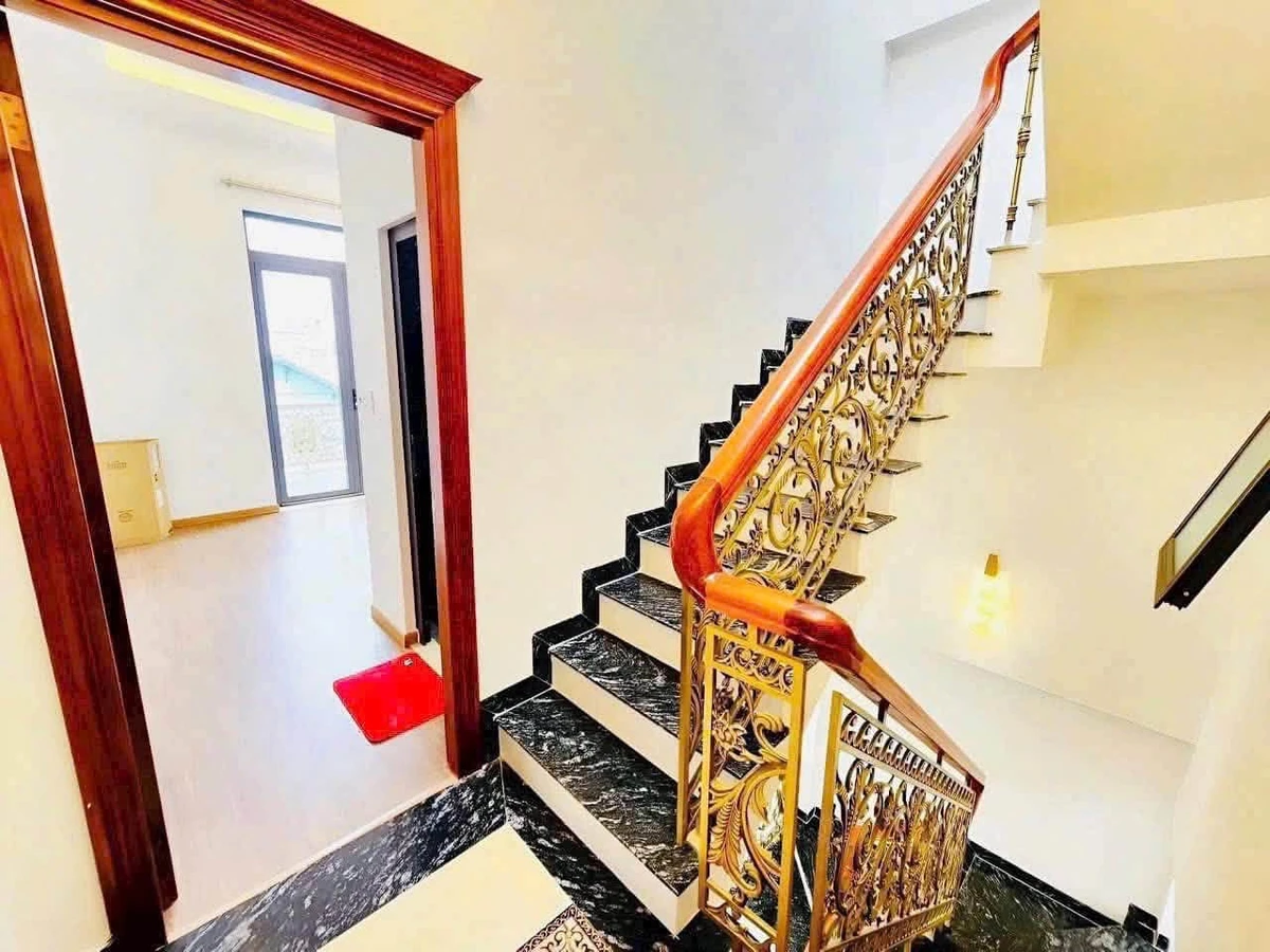 Bán nhà 2 lầu 3 PN 4 WC 67.5m2 Nguyễn Ái Quốc 4,7 tỷ - Ảnh thu nhỏ 4