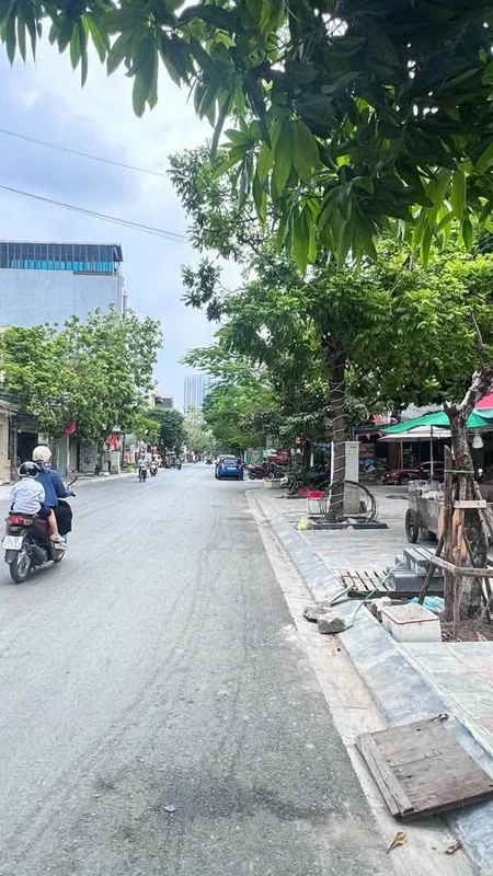 Bán nhà 4 tầng 50m2 giá hơn 3 tỷ tại ngã tư cầu vượt Nguyễn Bỉnh Khiêm, Hải Phòng