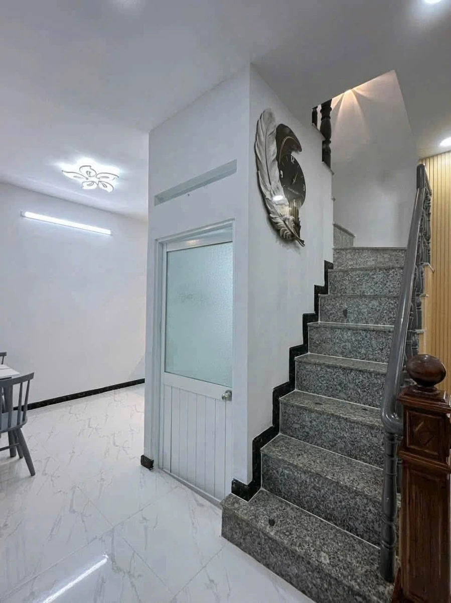 Bán nhà 1 trệt 1 lầu 36m2, 2PN 2WC, nội thất đầy đủ gần chợ Cần Giuộc - Ảnh thu nhỏ 4