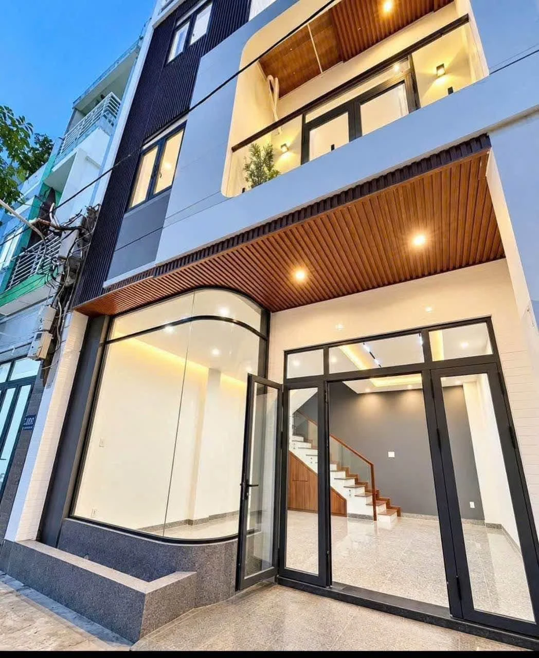 Bán nhà 3 tầng 42m² mặt tiền Nguyễn Thái Học, Quy Nhơn - Ảnh 1