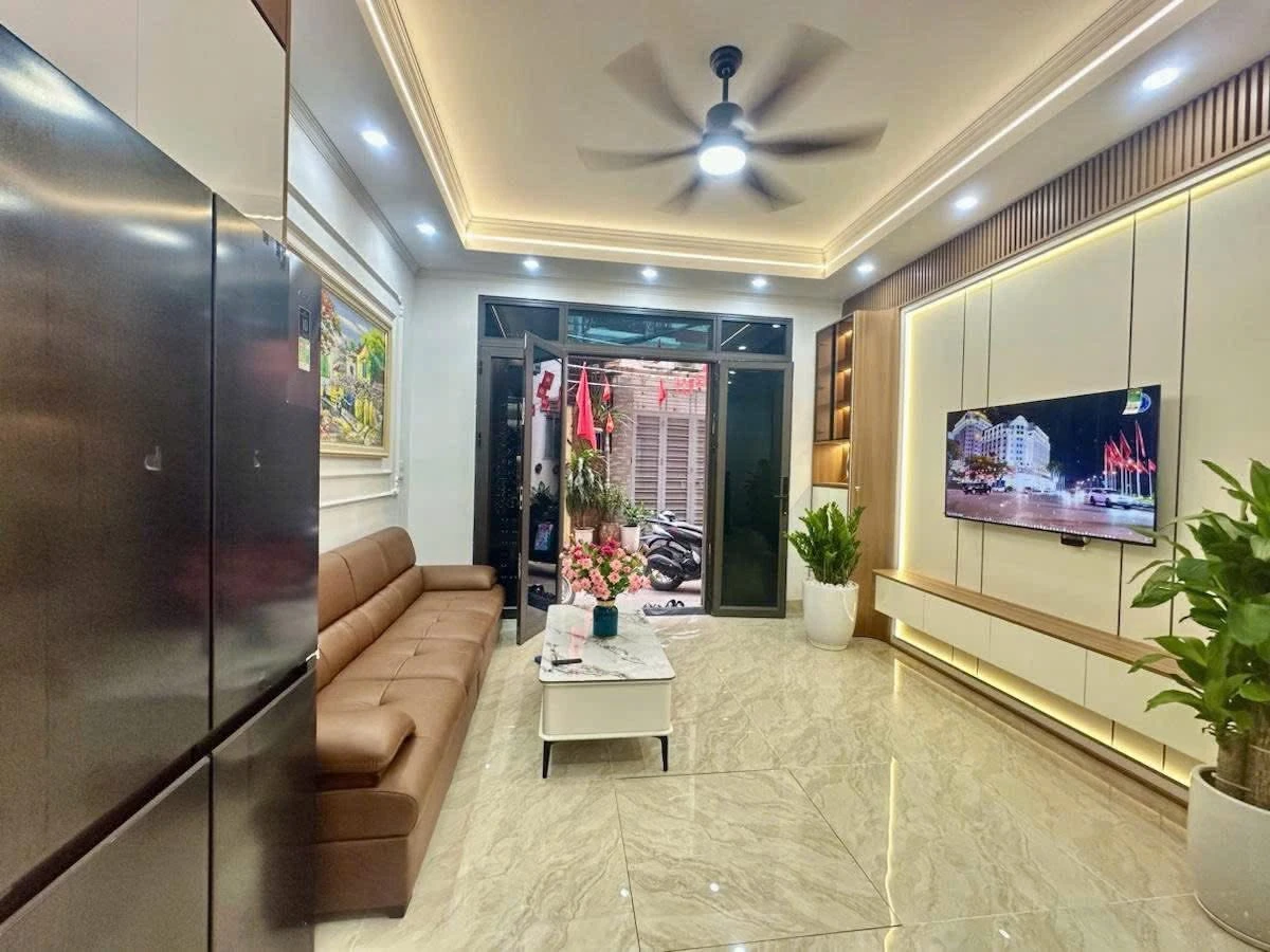 Bán nhà 4 tầng 35m2 gần đường Hoàng Quốc Việt, Hà Nội, giá 15 tỷ - Ảnh thu nhỏ 4