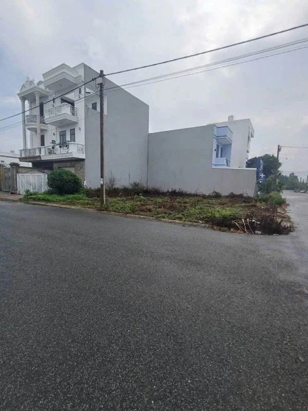 Bán đất lô góc 2 mặt tiền 136,4m² đối diện chợ KDC Bình Tâm, Tân An, Tây Ninh