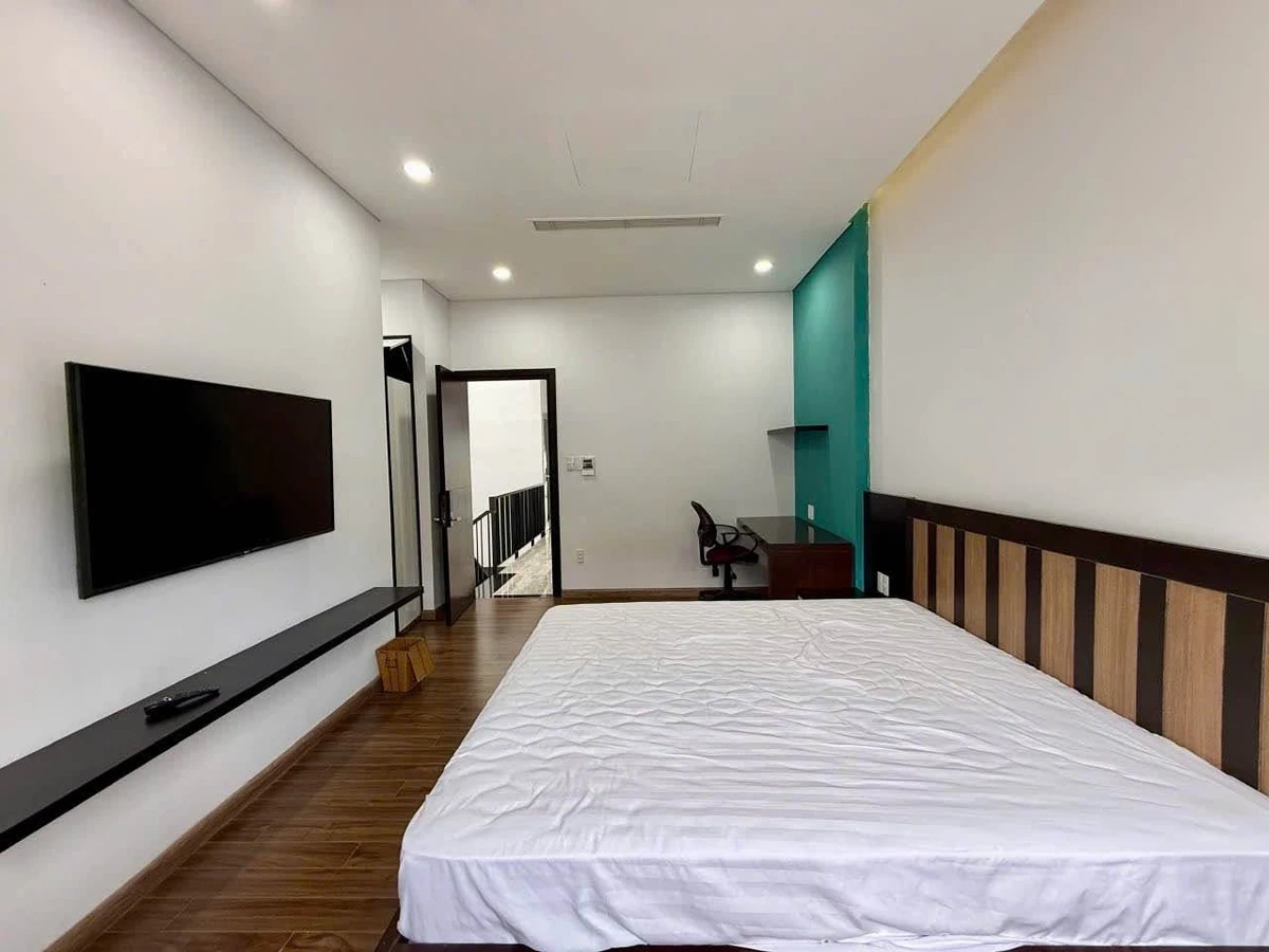 Cho thuê nhà 3 tầng 130m² 27 triệu/tháng Quận 7 - Ảnh thu nhỏ 2