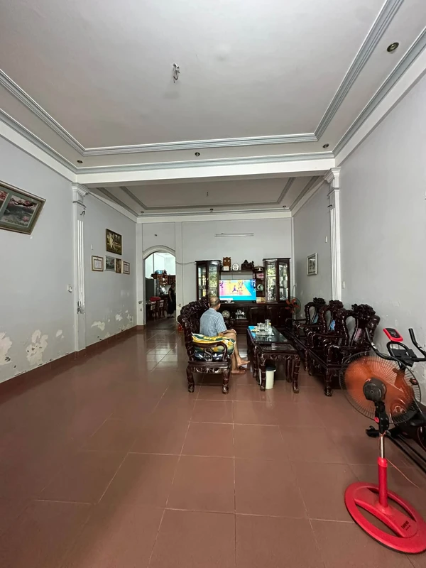 Bán nhà 2,5 tầng 196m2 view hồ Huế