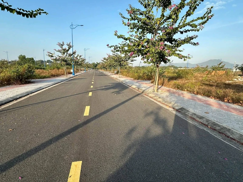 Bán đất 90m2 full thổ cư khu tái định cư Hòa Long, TP Bà Rịa, giá 2,09 tỷ