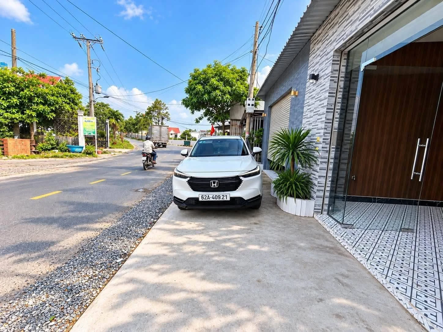 Bán nhà mới xây 1 trệt 2 lầu mặt tiền đường Thanh Phú – Mỹ Yên, Bến Lức, Long An - Ảnh 1