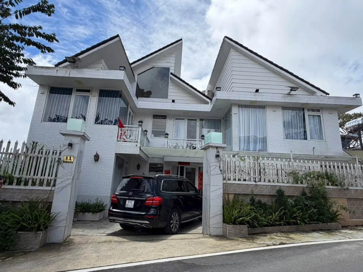 Villa bán 7 phòng ngủ 220m² view rừng thông Yên Thế Đà Lạt - Ảnh 1