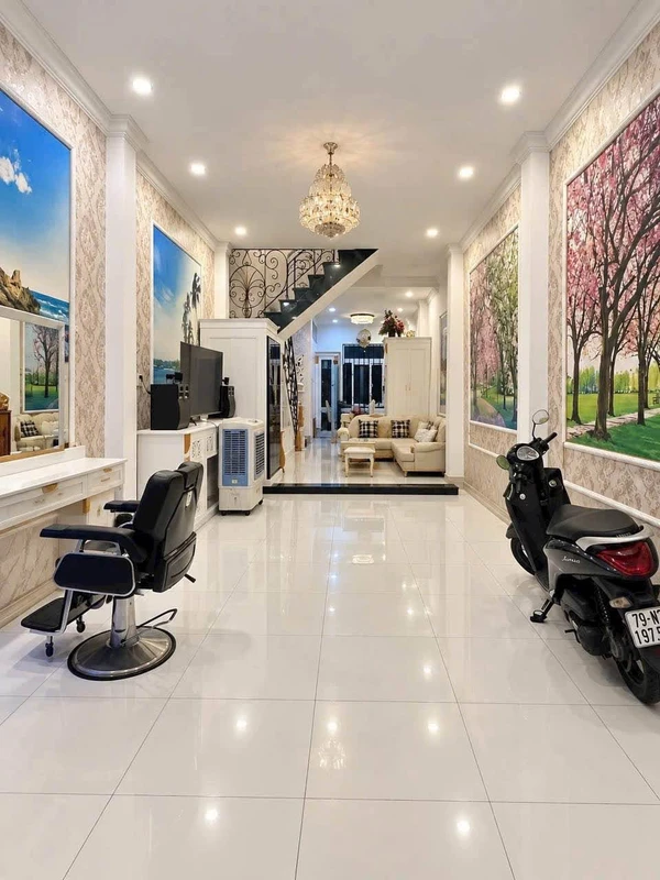 Nhà 4 tầng mặt tiền Cao Văn Bé, 52m², 10 tỷ, Nha Trang