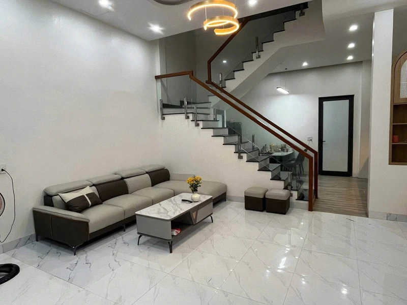 Bán homestay 3 tầng 7 PN 101m2 mặt tiền Huế