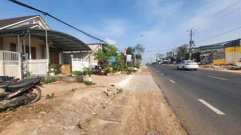 Bán đất mặt tiền QL27 Đạ Ròn, 4.8x41m, Lâm Đồng
