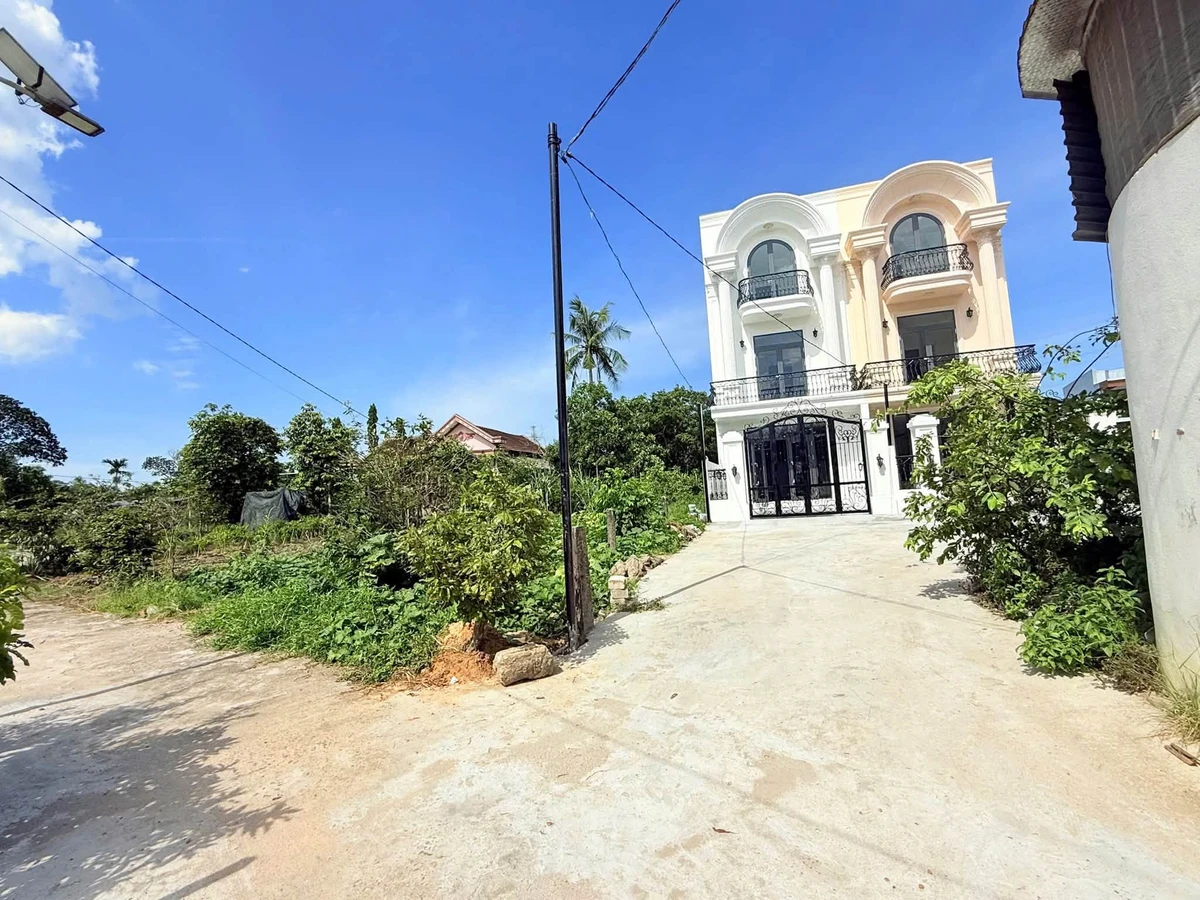 Bán biệt thự 3PN 220m2 đất 108m2 Huế 2,9 tỷ - Ảnh thu nhỏ 2