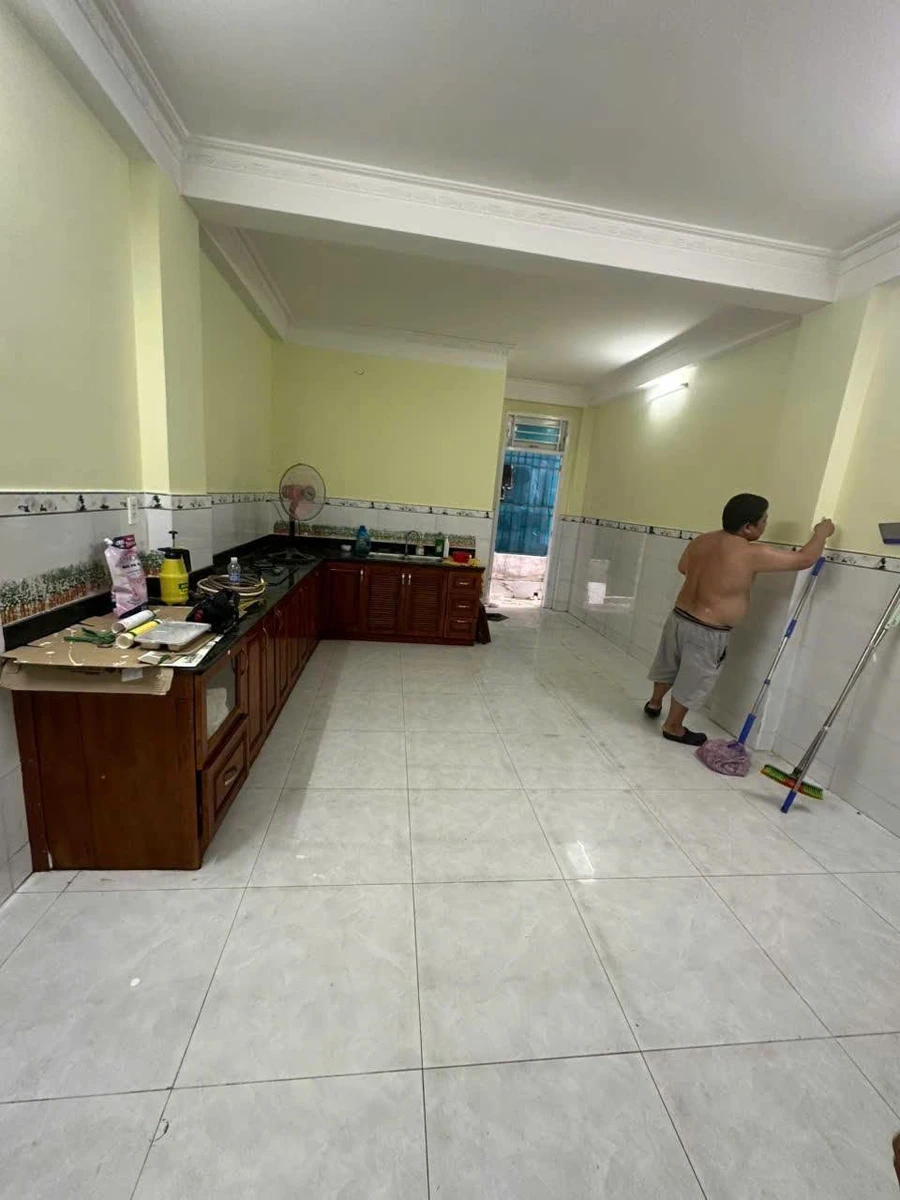 Cho thuê nhà mặt tiền 3 tầng 230m2, 4PN Quận 9 - Ảnh thu nhỏ 3