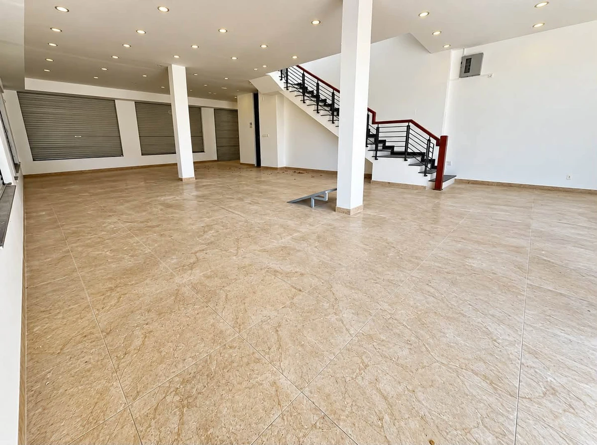 Cho thuê mặt bằng góc 450m2 view sông Nha Trang 30tr/tháng - Ảnh 1