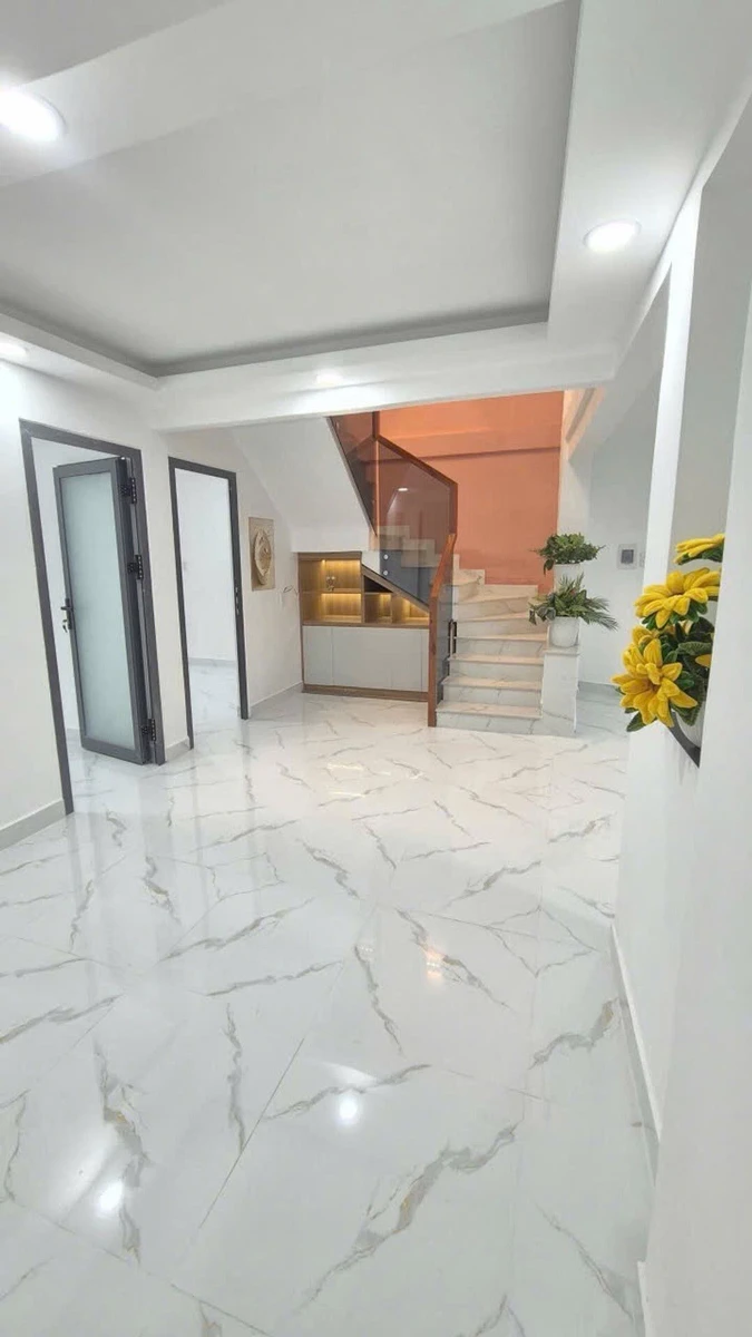 Bán nhà 2 tầng 5.5x9m sổ hồng riêng đường Tỉnh Lộ 10 gần Bà Hom giá 4,3 tỷ - Ảnh thu nhỏ 2