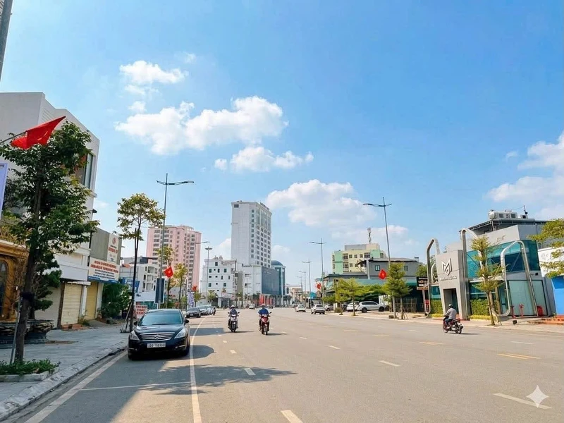 Bán đất mặt tiền Điện Biên Phủ Hạ Long 120m² 16 tỷ