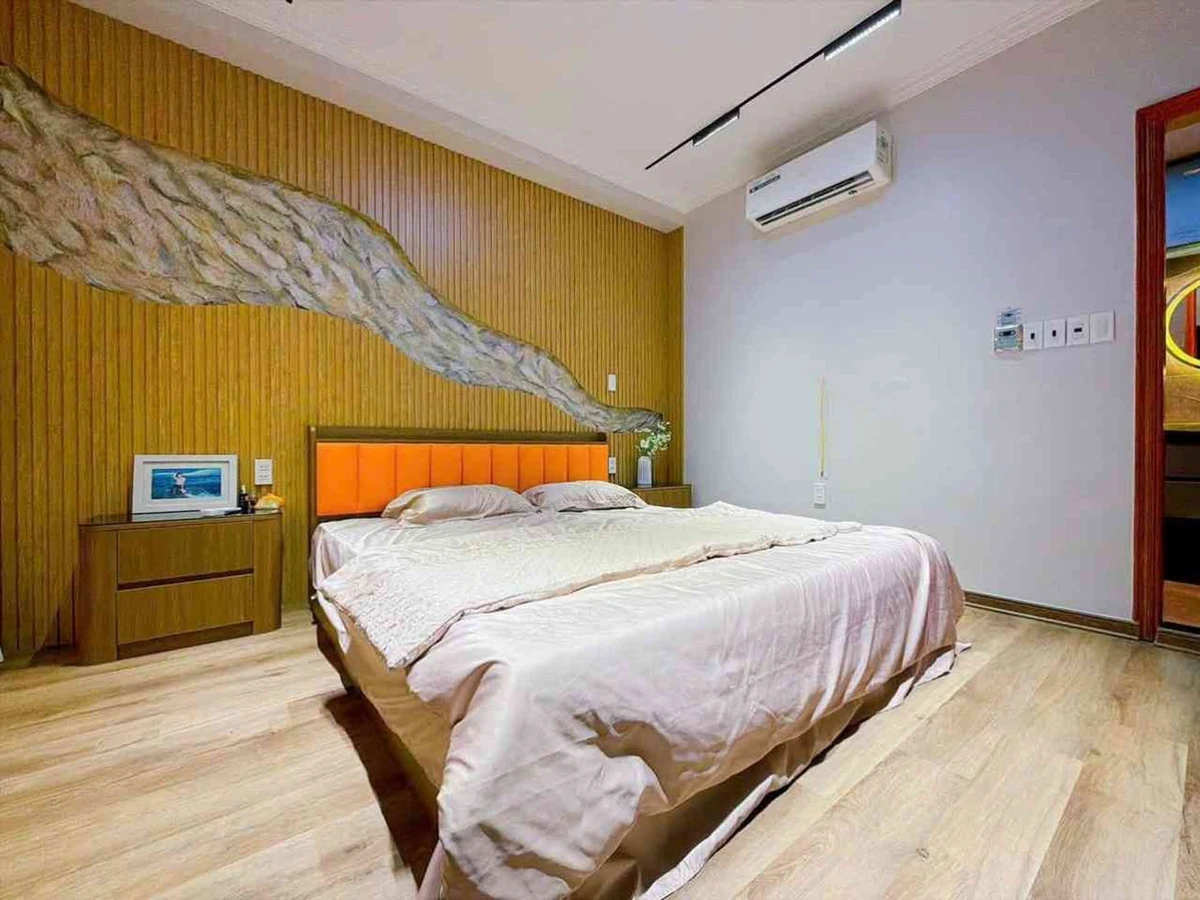 Bán nhà Hồ Sen 52m² 3 tầng, 100tr/m² Quận 1 - Ảnh 1
