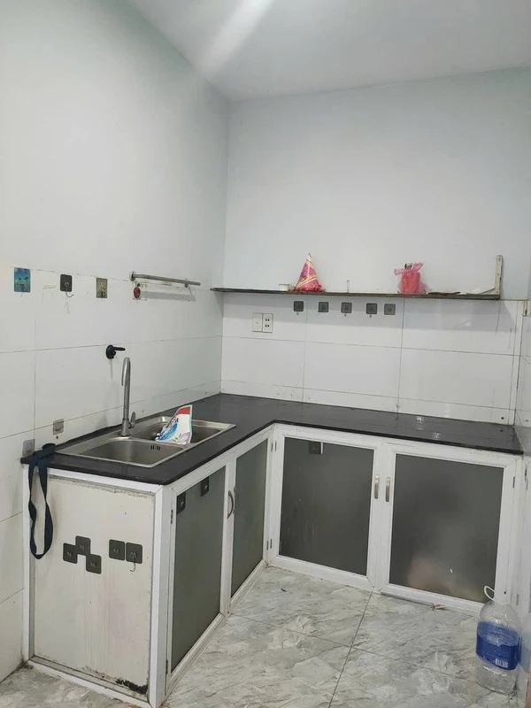 Cho thuê nhà nguyên căn 48m² 4PN Tôn Đản Quận 4