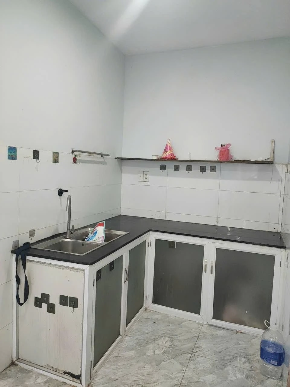Cho thuê nhà nguyên căn 48m² 4PN Tôn Đản Quận 4 - Ảnh 1