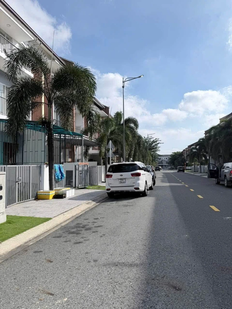 Bán nhà thô Suncasa 80m² 2 tỷ 900 triệu Thủ Dầu Một - Ảnh thu nhỏ 3